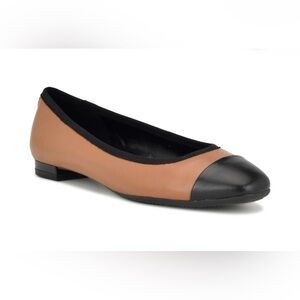 Nine West Black and Tan Flats